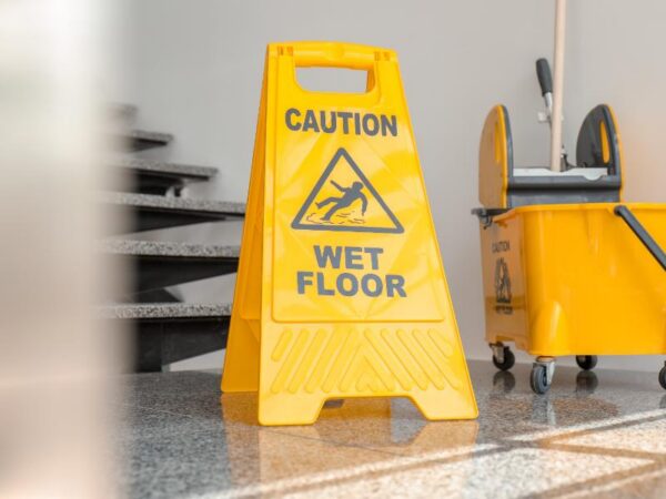 Home 5 Are Commercial Cleaning Services Worth It for Small Businesses?